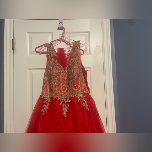 Red prom dress - Picture 8 of 9